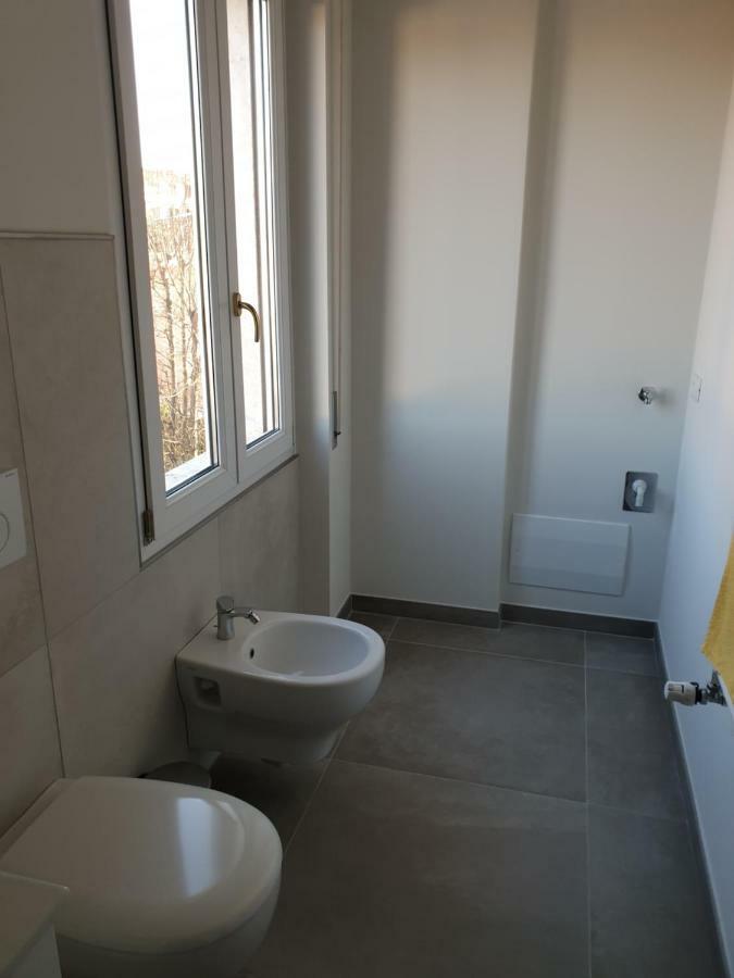 Sun Lake Apartments Desenzano del Garda Exterior photo