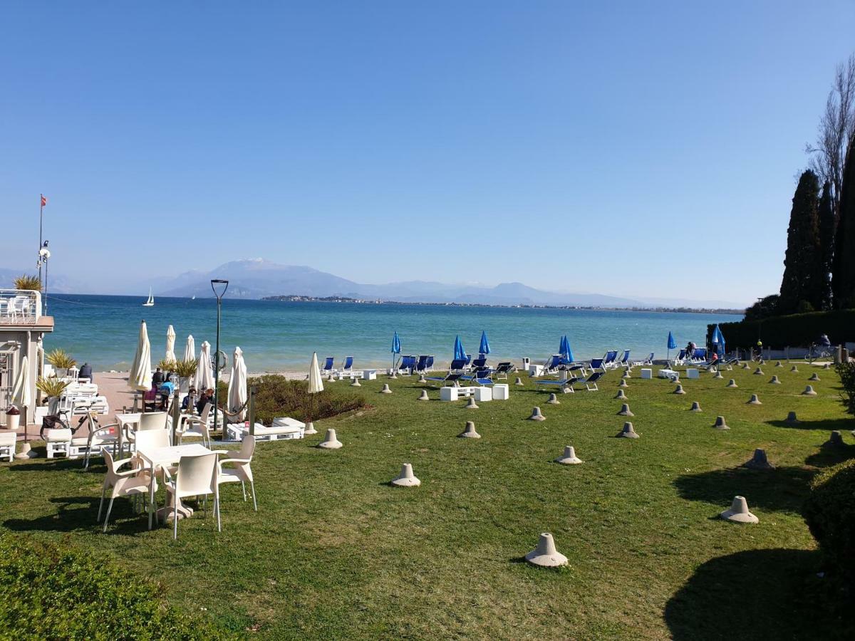 Sun Lake Apartments Desenzano del Garda Exterior photo